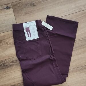 Nine West Women's Wine Color Straight-Leg Pull On Jeans